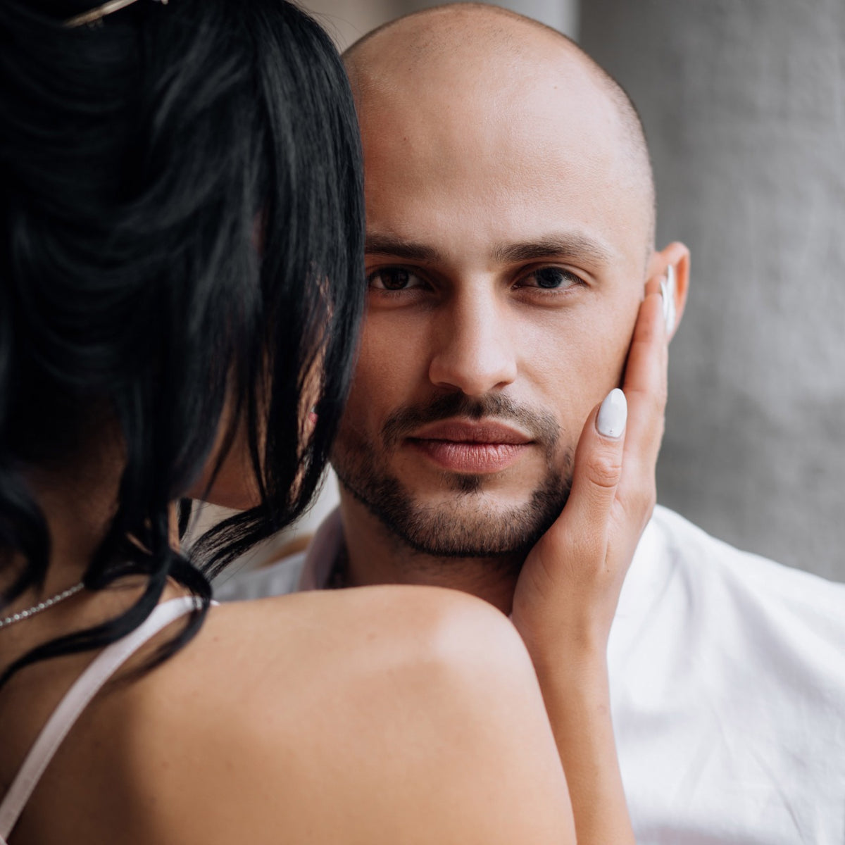 Dating A Bald Guy The Pros And Cons [2023 Reliable Research] Skull Shaver Euro